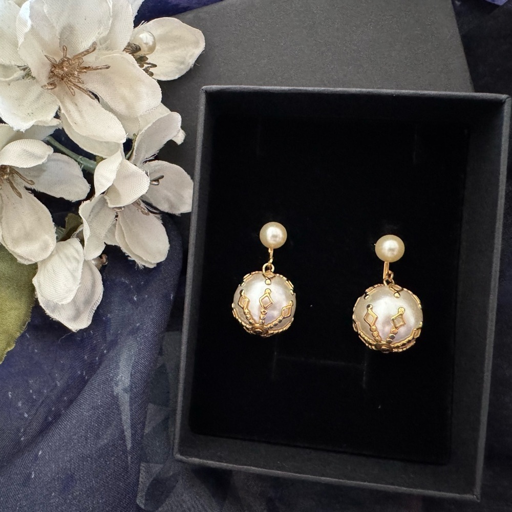 Vintage Celebrity Clip-On Pearl Earrings – 1.25” Drop